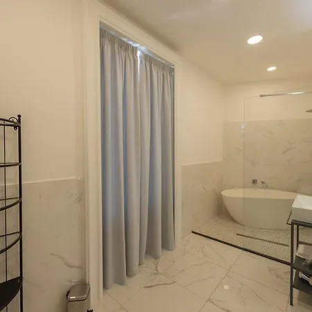 Le Angioine Bed and breakfast