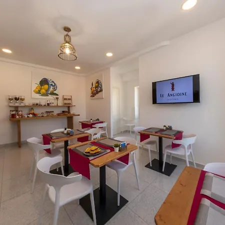Le Angioine Naples