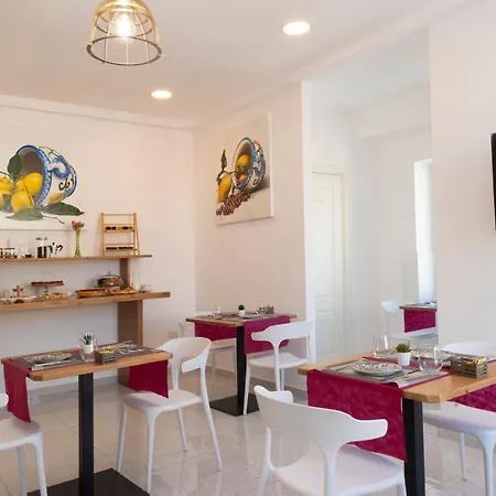 Le Angioine Couette-café 2*