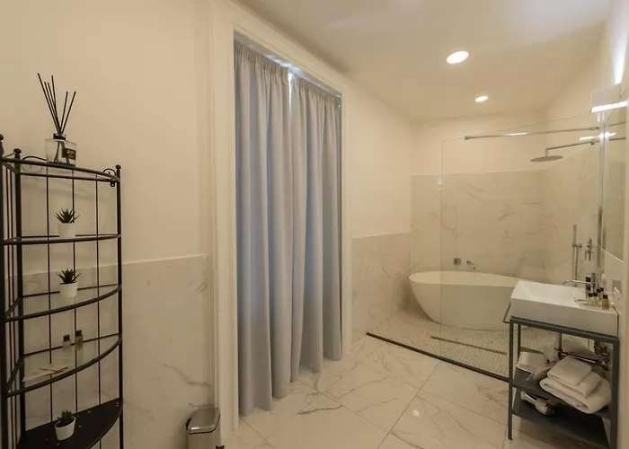 Le Angioine Bed and Breakfast