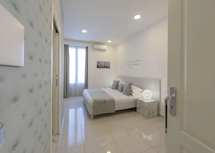 Le Angioine 3* Νάπολη